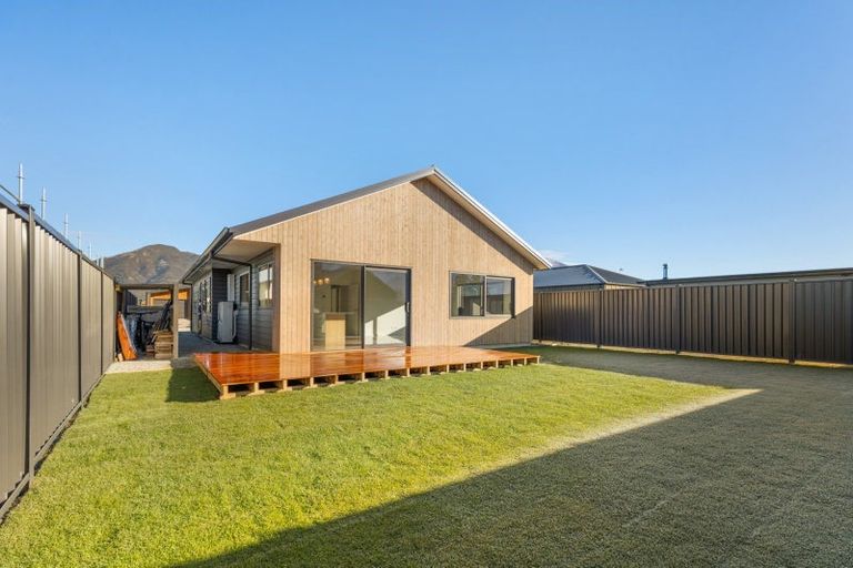 Photo of property in 5 Guthrie Street, Lake Hawea, 9382