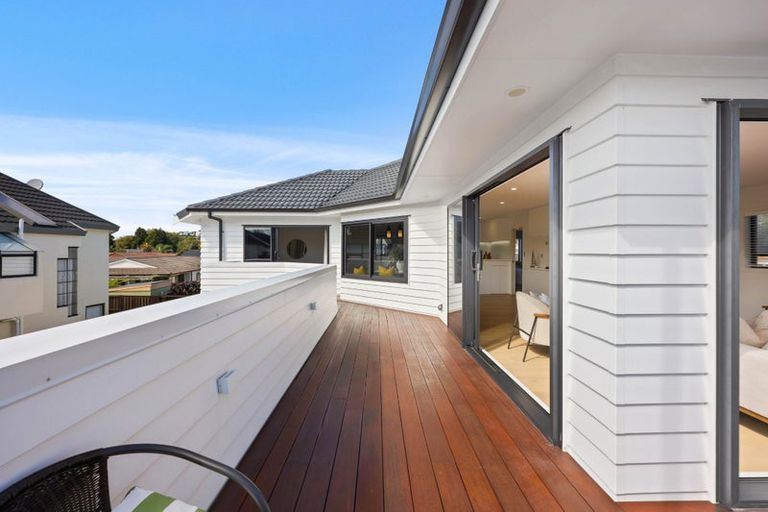 Photo of property in 2/30 Eastern Beach Road, Eastern Beach, Auckland, 2012