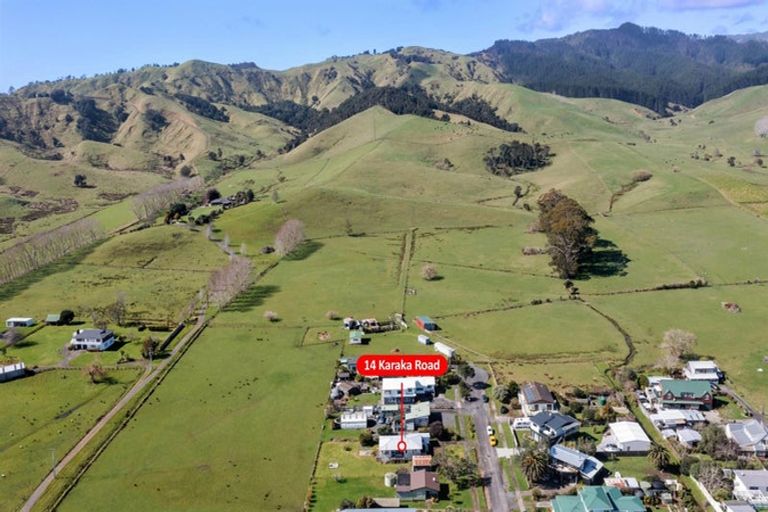 Photo of property in 14 Karaka Road, Kawakawa Bay, Papakura, 2585