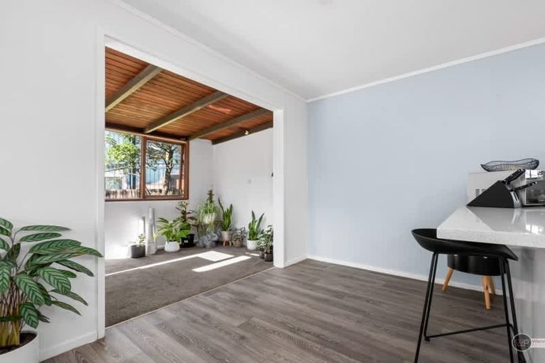 Photo of property in 112 Norana Road, Timberlea, Upper Hutt, 5018