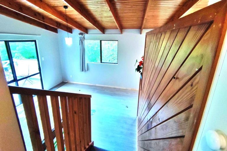 Photo of property in 20 Wattle Road, Sunnyvale, Auckland, 0612