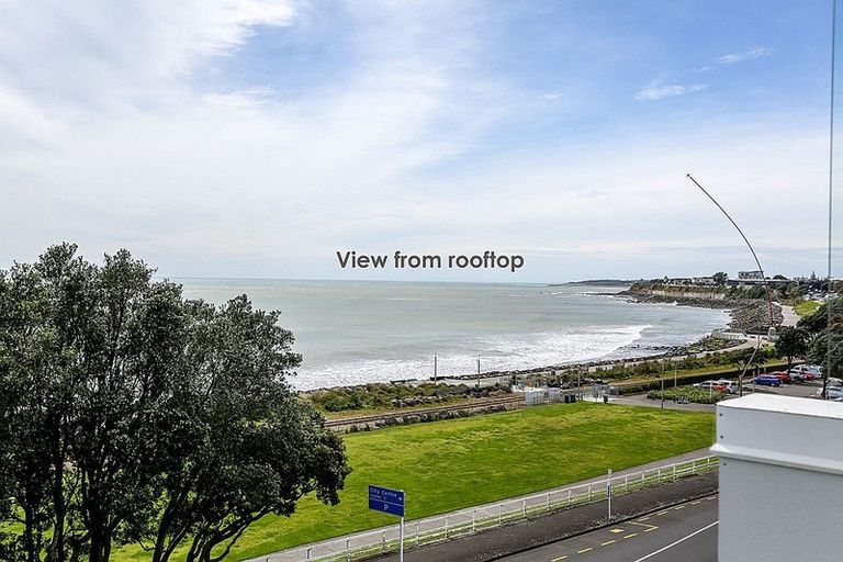 Photo of property in 1f Queen Street, New Plymouth, 4310