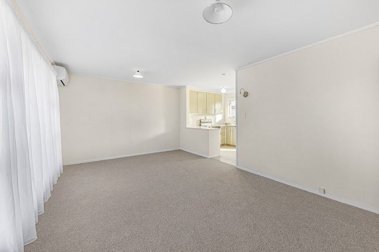 Photo of property in 3/222 Edmonton Road, Te Atatu South, Auckland, 0610