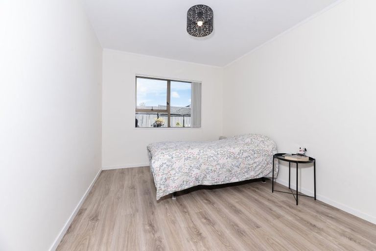 Photo of property in 2/168 Prince Regent Drive, Farm Cove, Auckland, 2012