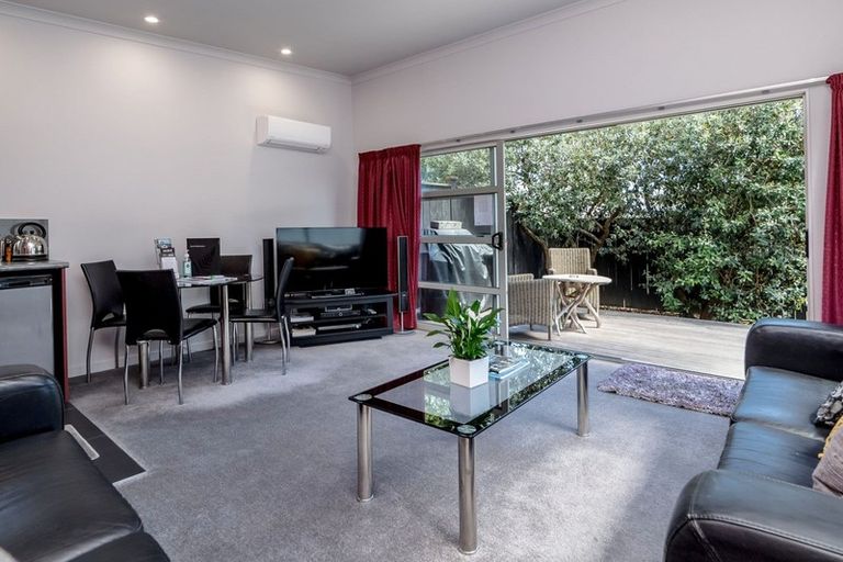 Photo of property in 24 Cologne Street, Martinborough, 5711