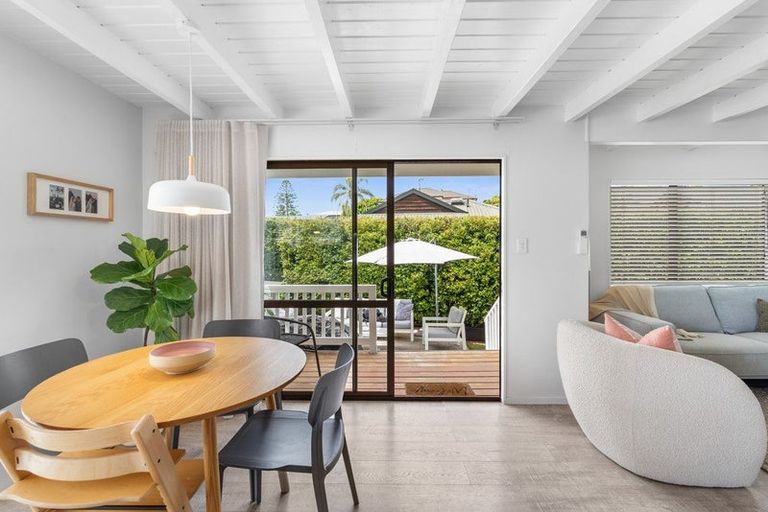 Photo of property in 16b Bay Street, Red Beach, 0932