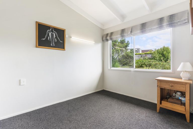 Photo of property in 2/29 Sealy Road, Torbay, Auckland, 0630