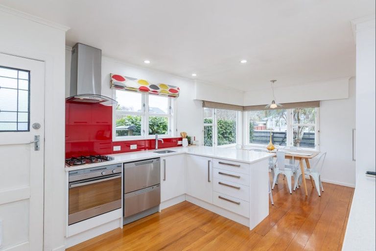 Photo of property in 10 Matuku Street, Heretaunga, Upper Hutt, 5018