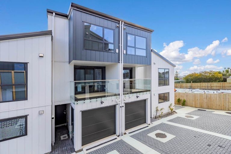 Photo of property in 6/4 Waitaki Street, Henderson, Auckland, 0612