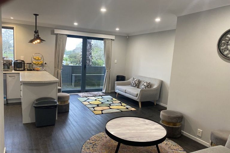 Photo of property in 10 Crannog Fen, Wattle Downs, Auckland, 2103