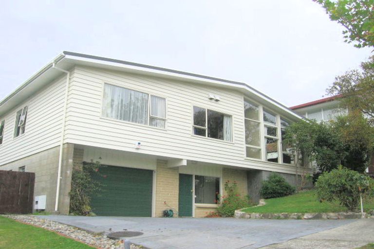 Photo of property in 29 Sunrise Boulevard, Tawa, Wellington, 5028