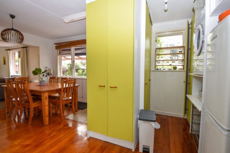 Photo of property in 1 Hughan Place, Carterton, 5713