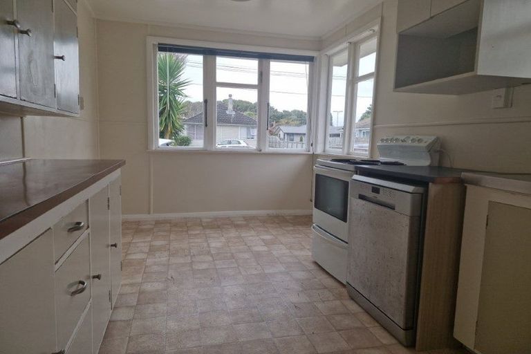 Photo of property in 2/54 Lismore Street, Merrilands, New Plymouth, 4312