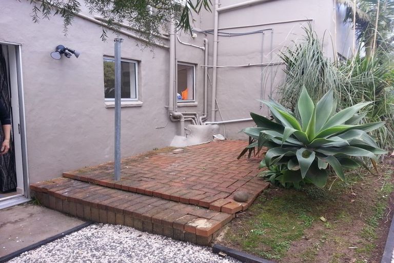 Photo of property in 8 Eclipse Place, Half Moon Bay, Auckland, 2012