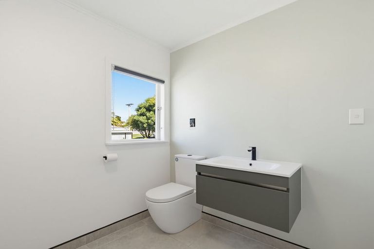 Photo of property in 21 Brixton Road, Manly, Whangaparaoa, 0930
