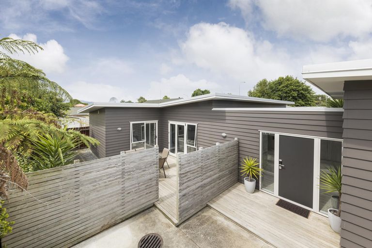 Photo of property in 6a Chelwood Street, Takaro, Palmerston North, 4412