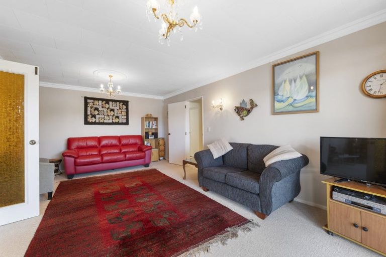 Photo of property in 8 La Salle Drive, Westown, New Plymouth, 4310