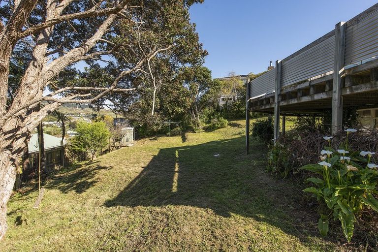 Photo of property in 15 Mascot Street, Tawa, Wellington, 5028