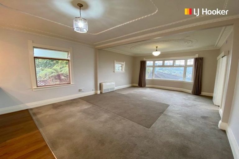 Photo of property in 84 Hazelhurst Pass, Caversham, Dunedin, 9012