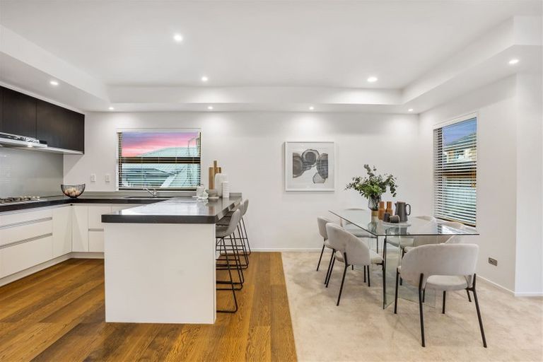 Photo of property in 158b East Coast Road, Forrest Hill, Auckland, 0620