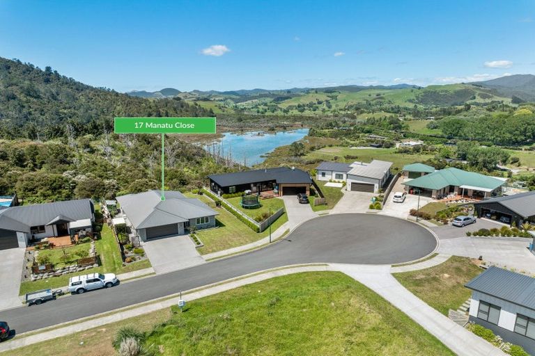Photo of property in 17 Manatu Close, Whangamata, 3691
