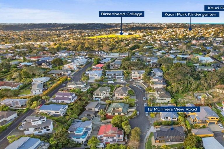 Photo of property in 18 Mariners View Road, Beach Haven, Auckland, 0626