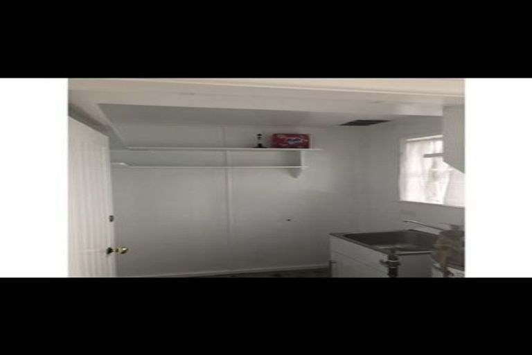 Photo of property in 7 Kotuku Street, Te Atatu Peninsula, Auckland, 0610