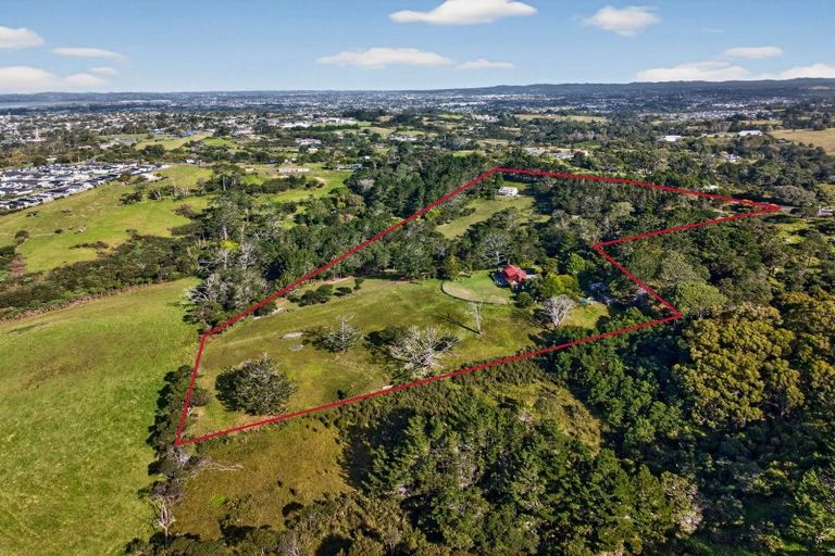 Photo of property in 55 Red Hills Road, Massey, Auckland, 0614