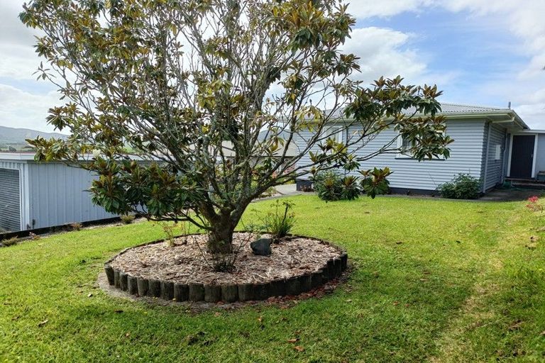 Photo of property in 26 View Street, Maungaturoto, 0520