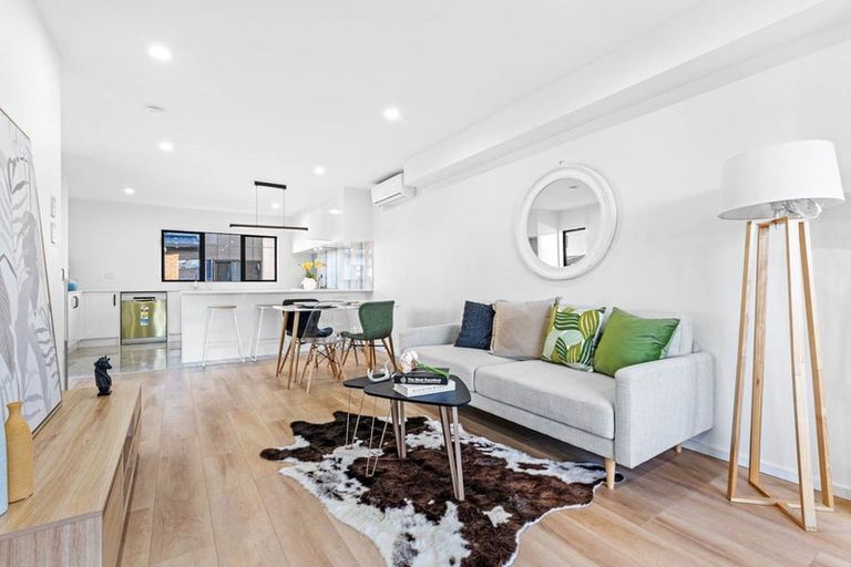 Photo of property in 9 Dotterel Place, Westgate, Auckland, 0614