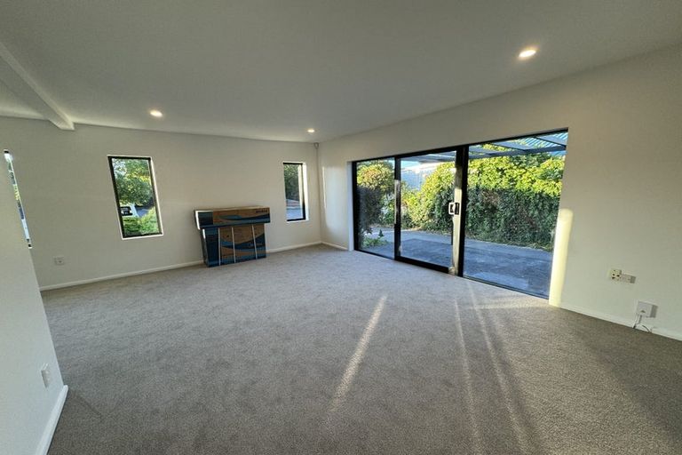 Photo of property in 37 Springbank Street, Bryndwr, Christchurch, 8053