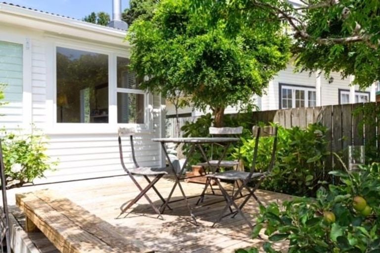 Photo of property in 19 Paremata Crescent, Paremata, Porirua, 5024