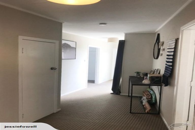 Photo of property in 29 Beaumont Crescent, Frankleigh Park, New Plymouth, 4310