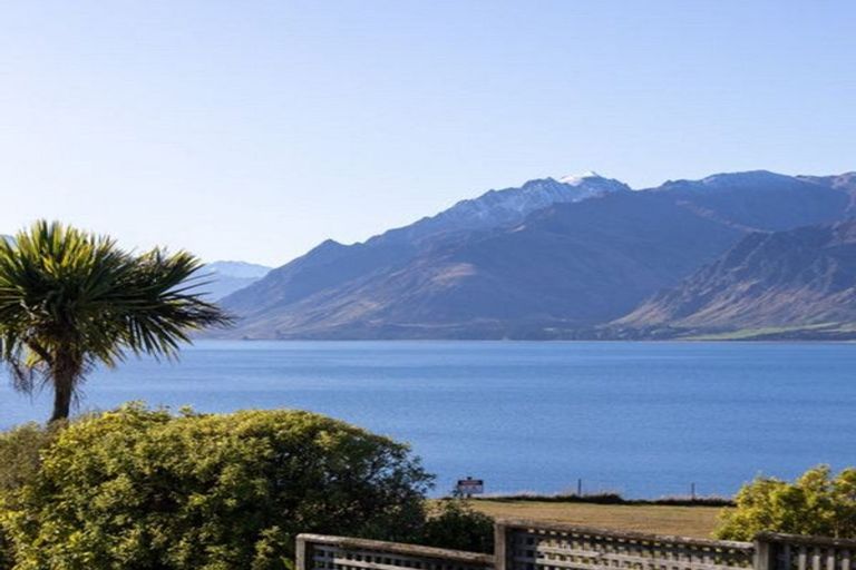 Photo of property in 262 Lakeview Terrace, Lake Hawea, Wanaka, 9382