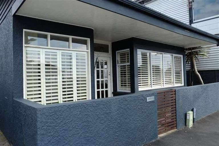 Photo of property in 287 Marine Parade, Napier South, Napier, 4110