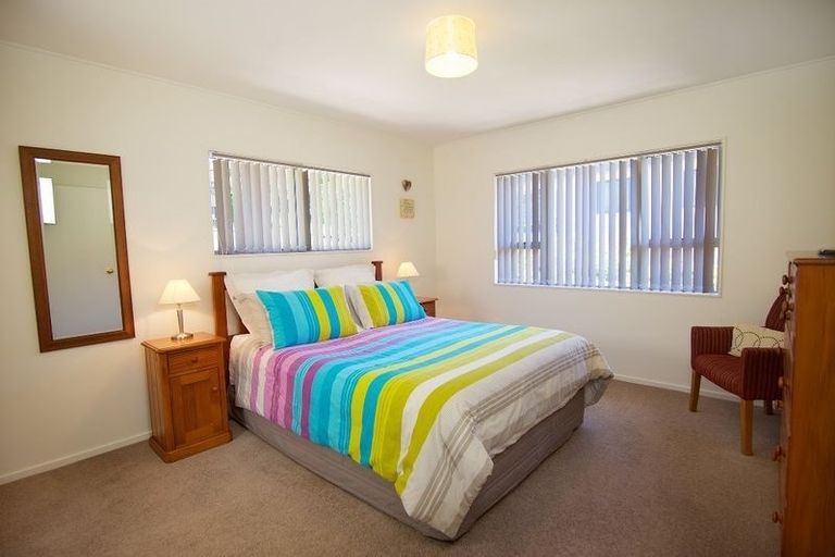 Photo of property in 15 Brookvale Park, Stanmore Bay, Whangaparaoa, 0932