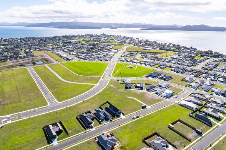 Photo of property in 28 Taurangawaka Road, One Tree Point, 0118