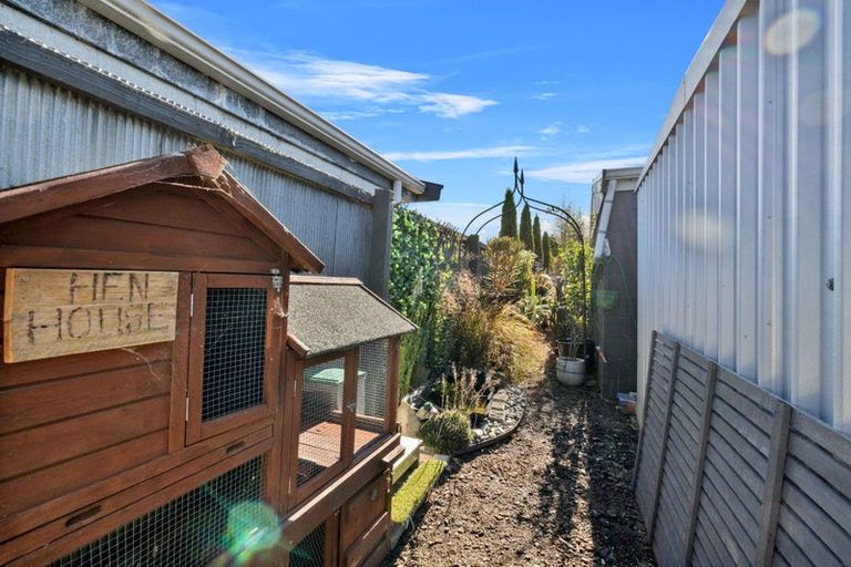 Photo of property in 150 Grimseys Road, Redwood, Christchurch, 8051