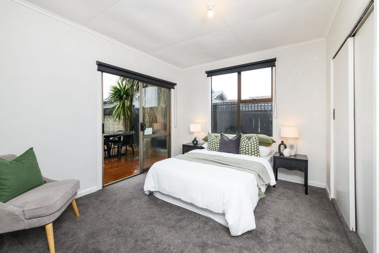 Photo of property in 76a Wood Street, Takaro, Palmerston North, 4410