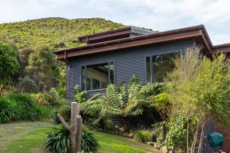 Photo of property in 113 Bucks Road, Tauwharenikau, Featherston, 5773