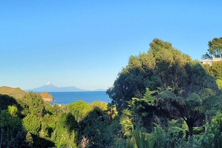 Photo of property in 12 Takarei Terrace, Mokau, 4376