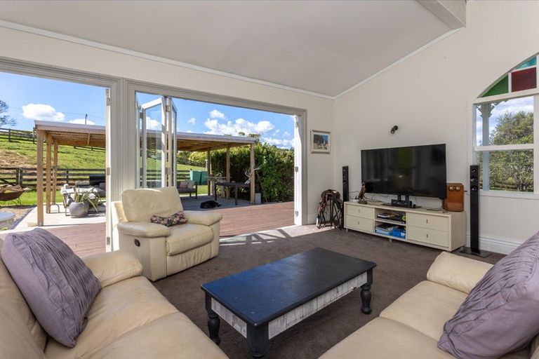 Photo of property in 12 Downer Access Road, Kaukapakapa, 0873