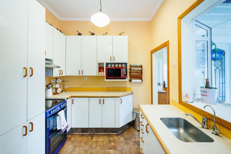 Photo of property in 55 Argyle Avenue, Takaro, Palmerston North, 4410