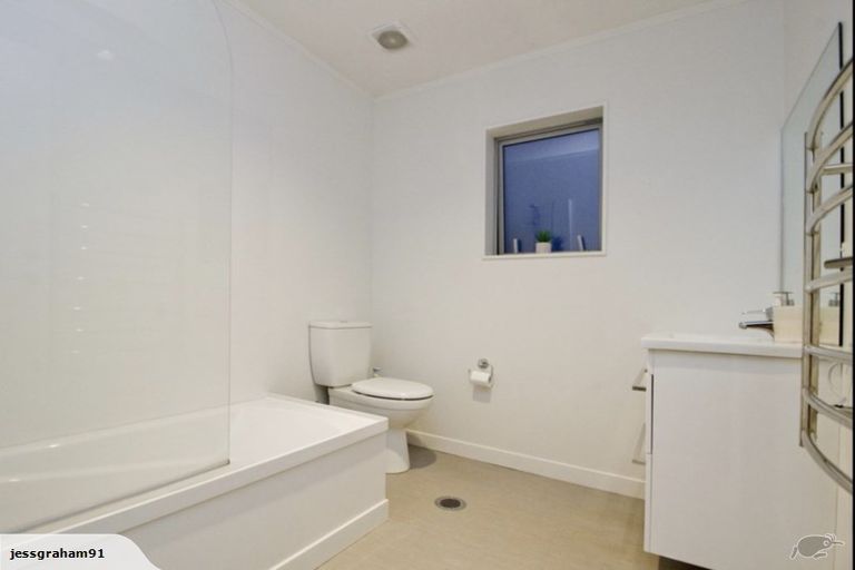 Photo of property in 5/8 Middleton Road, Johnsonville, Wellington, 6037