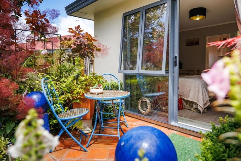 Photo of property in 21 Aspen Way, Kelvin Grove, Palmerston North, 4414