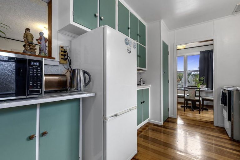 Photo of property in 14 Jonathon Street, Brookfield, Tauranga, 3110