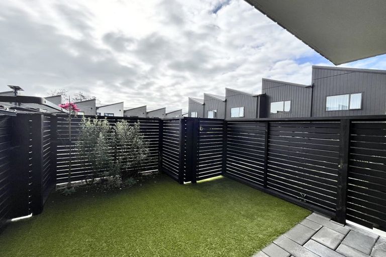 Photo of property in 27/28 Westgate Drive, Westgate, Auckland, 0614