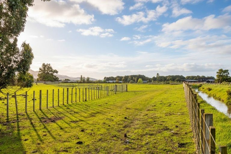 Photo of property in 284 Woodside Road, Woodside, Greytown, 5794