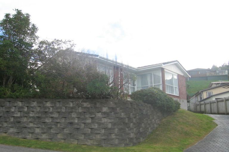 Photo of property in 1/152 Tirohanga Road, Tirohanga, Lower Hutt, 5010