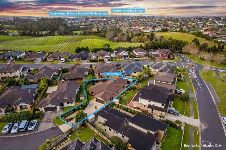 Photo of property in 3 Stow Place, Henderson, Auckland, 0612